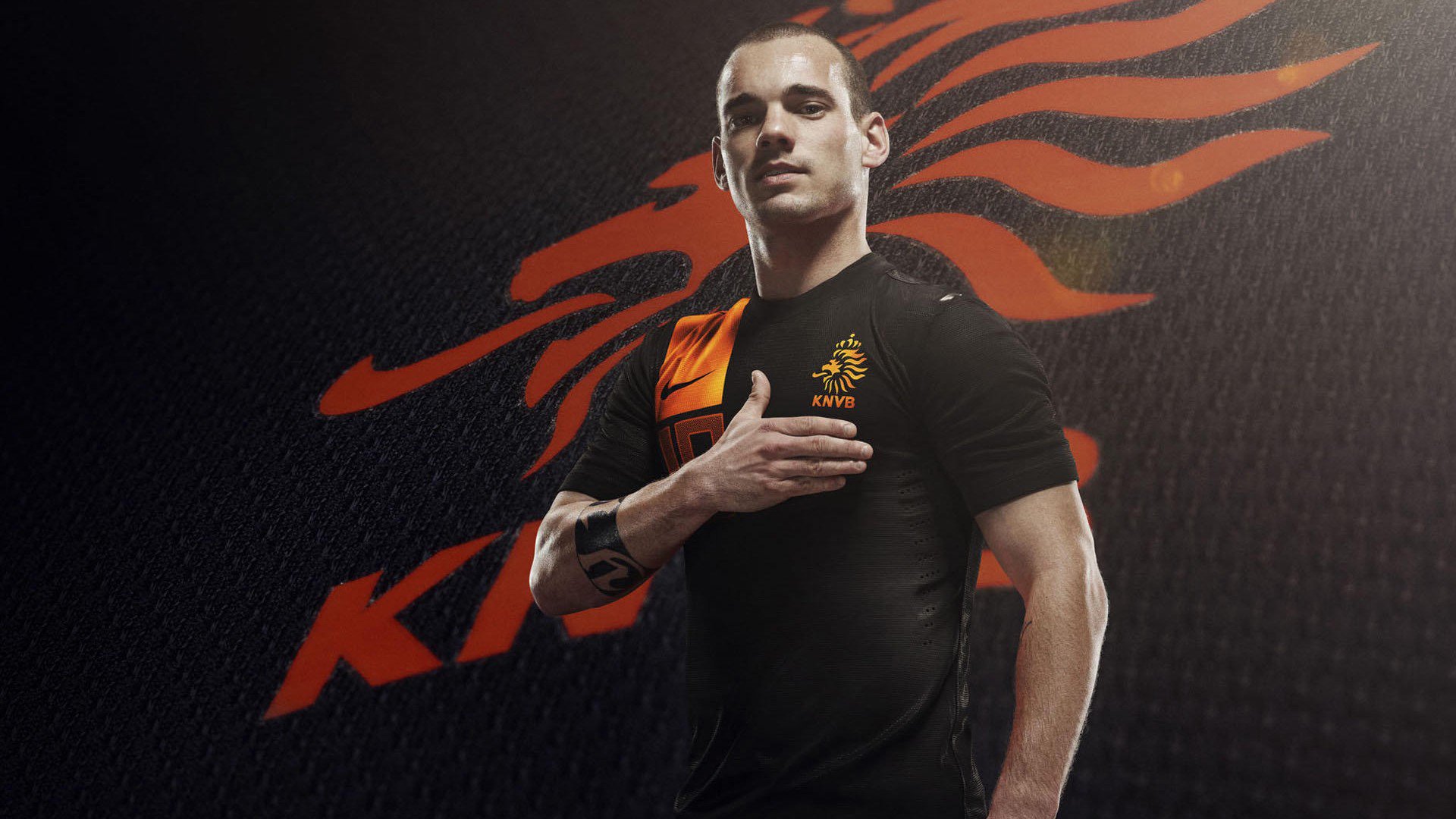 世界杯球员访问校园活动 众多孩子与偶像面对面交流